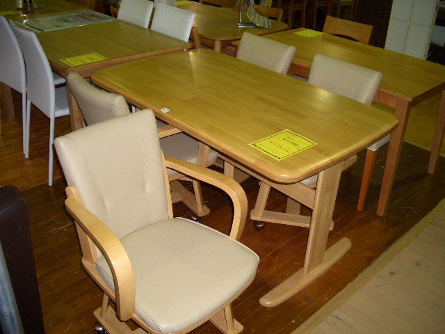 綺麗な家具なら和泉大型良品館へ！！ - [公式]リサイクルショップの