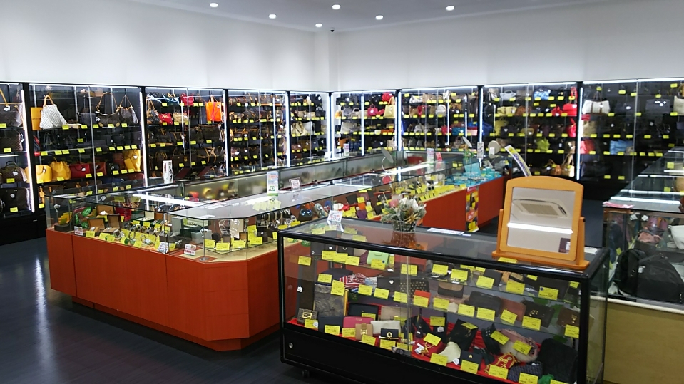 県下最大級のリユースブランド陳列中♪和歌山でブランド品をお探しなら