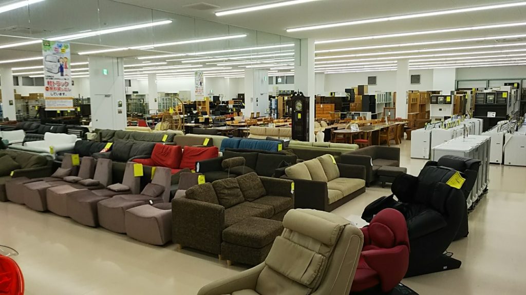 ブランドだけじゃない！！リユース家具も県下最大級 ジャングル