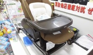 赤ちゃんの穏やかな眠りにオススメ　電動ハイローチェア入荷しました。